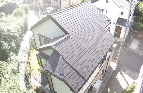 屋根のドローン点検【さむかわリフォーム】